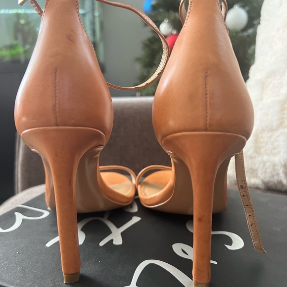Nude strap heels from Banana Republic 7M - Picture 2 of 3